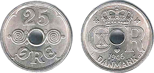 © Schou Web Coins 2002. 25 øre 1946 i kv. 0-01. (Holger Hede 25B). Mønten ejes af Schou Web Coins og er købt af Mads Smedman den 31. januar 2002.